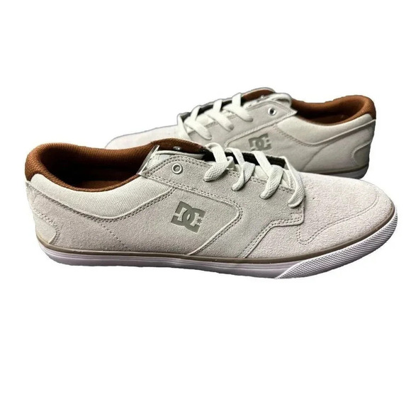 DC Mens Argosy Vulc Cream Shoes size 11 New ADYS300342 - Picture 1 of 16